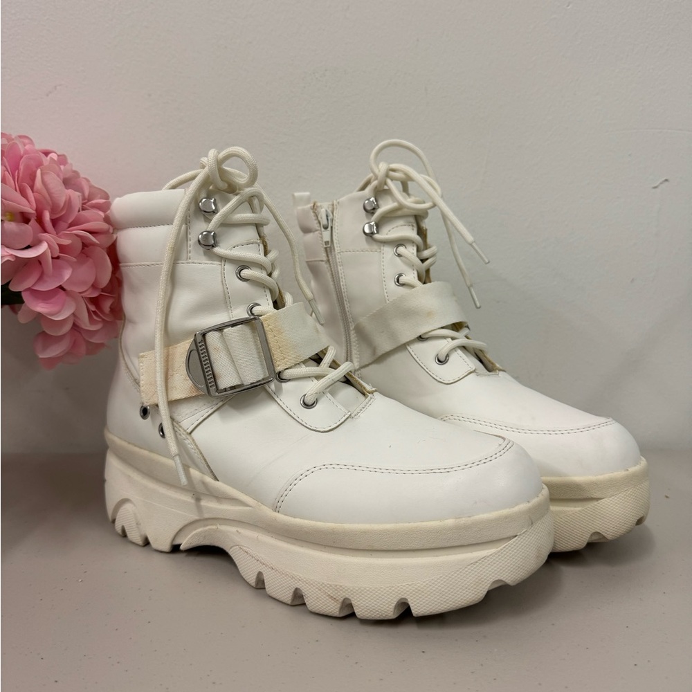 Steve Madden Women's White Chunky Ankle Boots